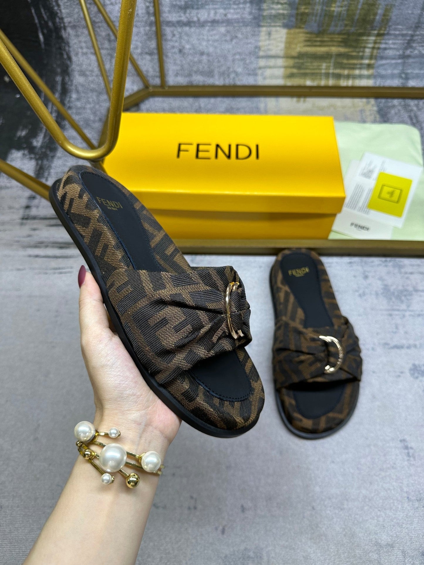 FENDI FF Feel 10 Brown Black FF jacquard Slide