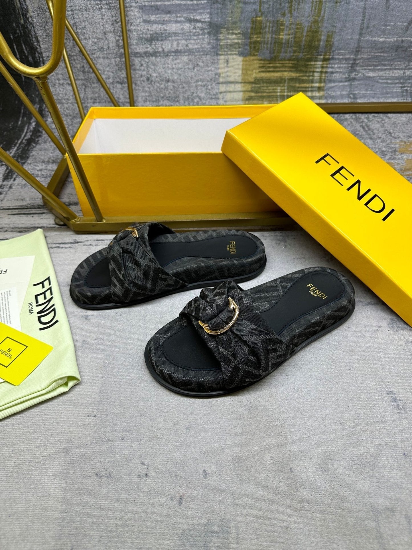 FENDI FF Feel 10 Black FF jacquard Slide