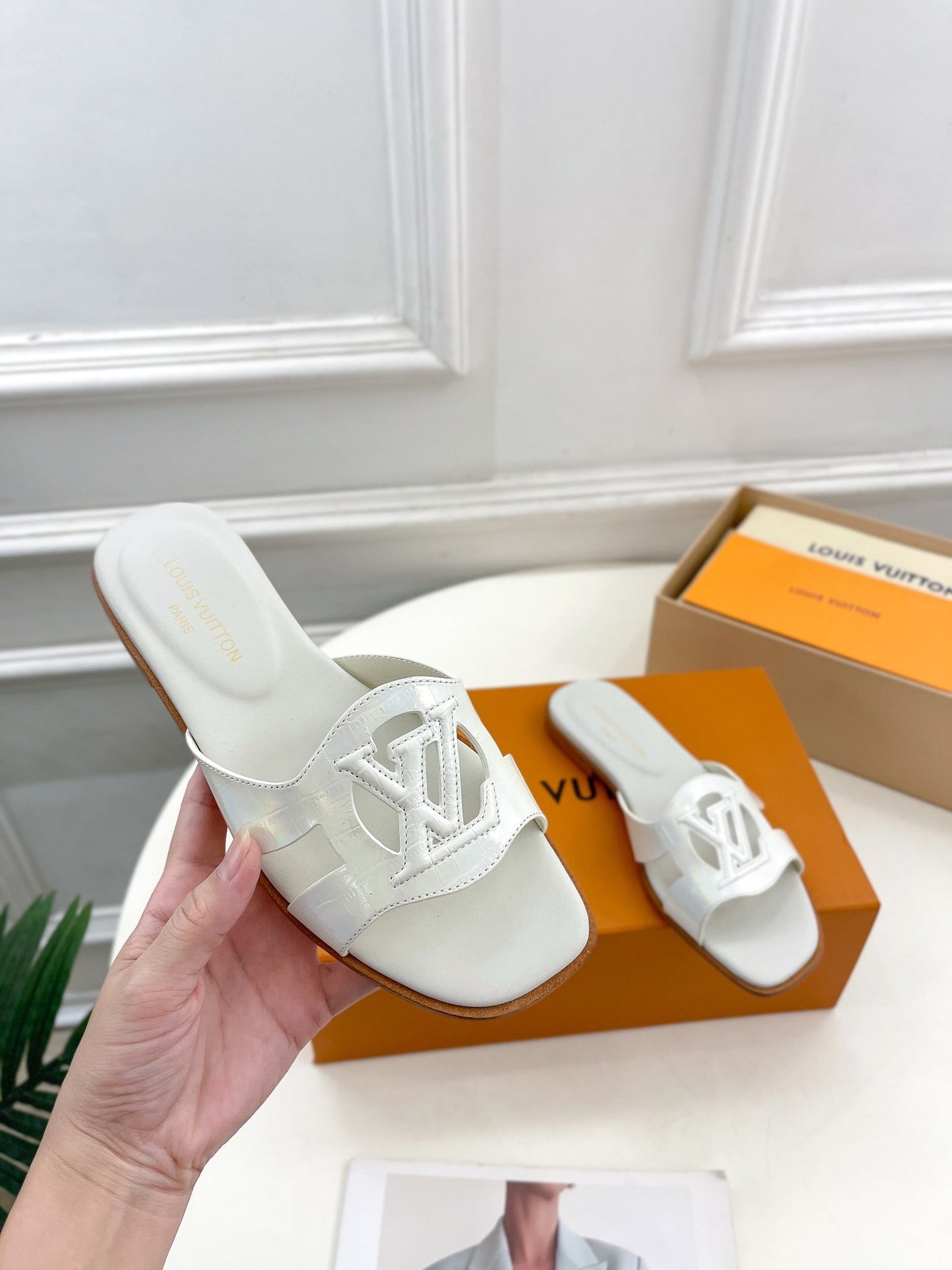 Louis Vuitton isola flat mule white calfskin