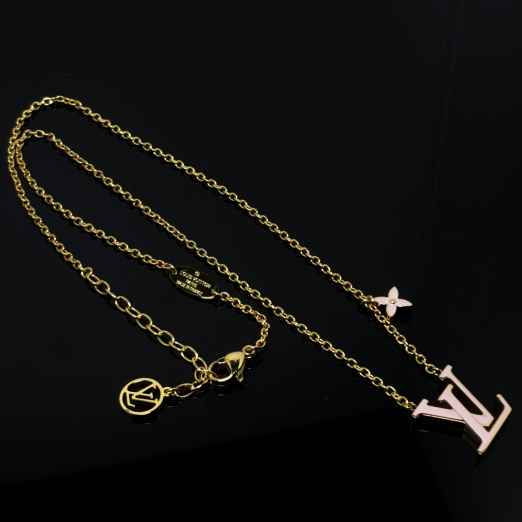 Louis Vuitton IDYLLE BLOSSOM PENDANT GOLD NECKLACE