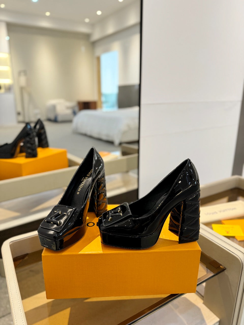 Louis Vuitton Shake Pump 120mm Glossy Black Cowhide