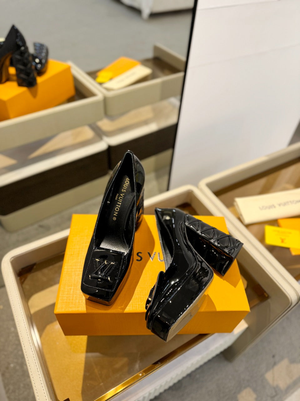 Louis Vuitton Shake Pump 120mm Glossy Black Cowhide