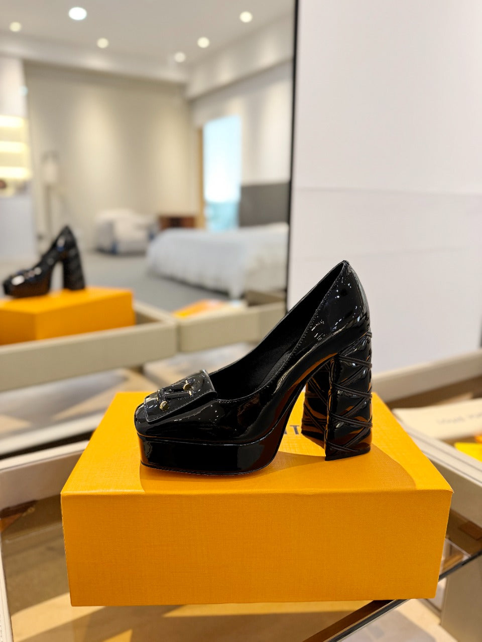 Louis Vuitton Shake Pump 120mm Glossy Black Cowhide