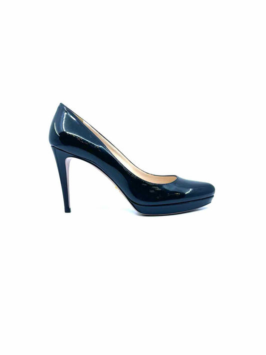 PRADA Size 8.5 Black Patent Leather Pumps