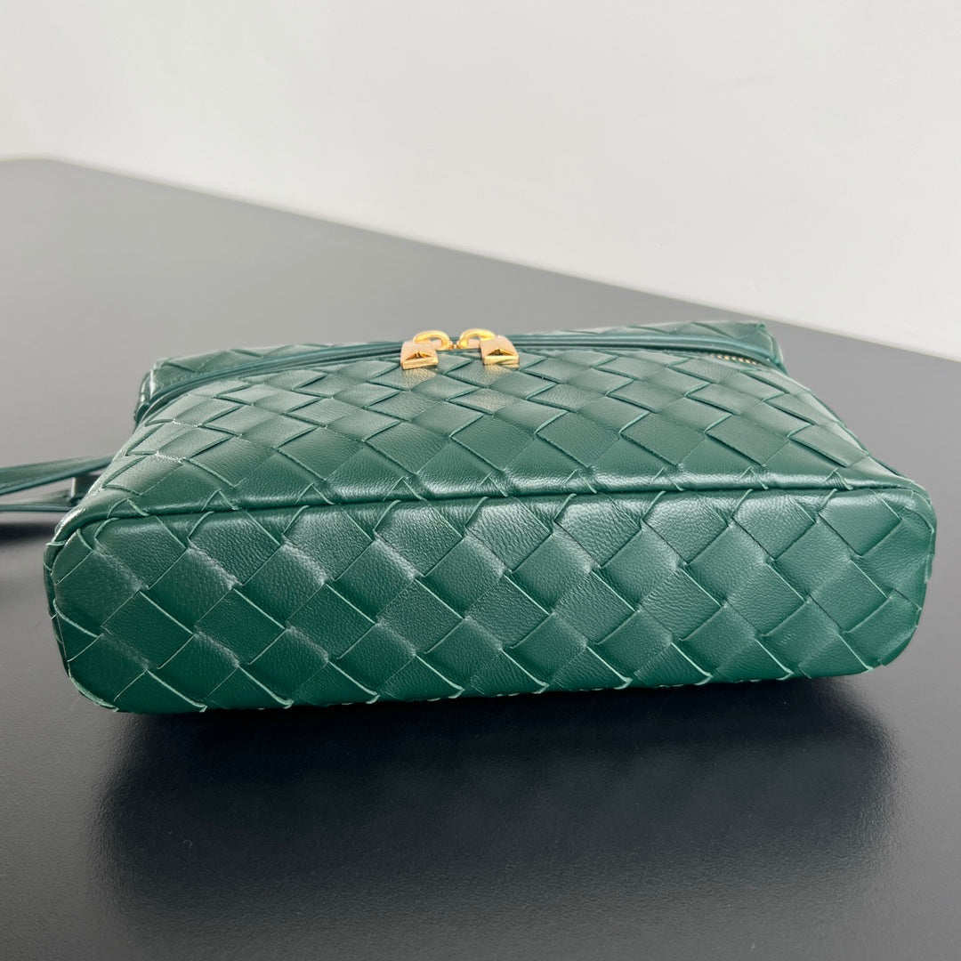 Bottega Veneta BANG BANG 22 VANITY CASE IN DARK GREEN CALFSKIN