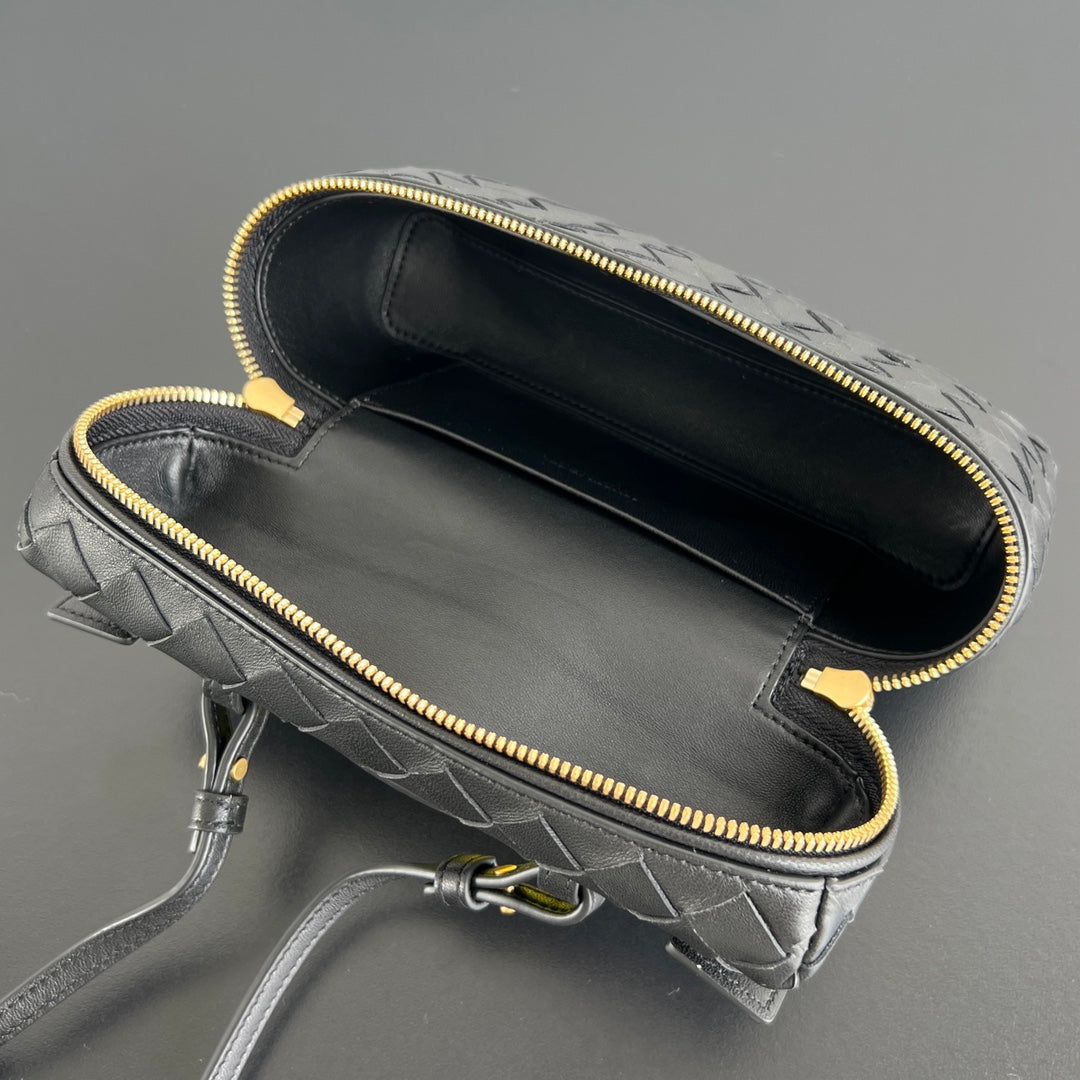 Bottega Veneta BANG BANG 22 VANITY CASE IN BLACK CALFSKIN