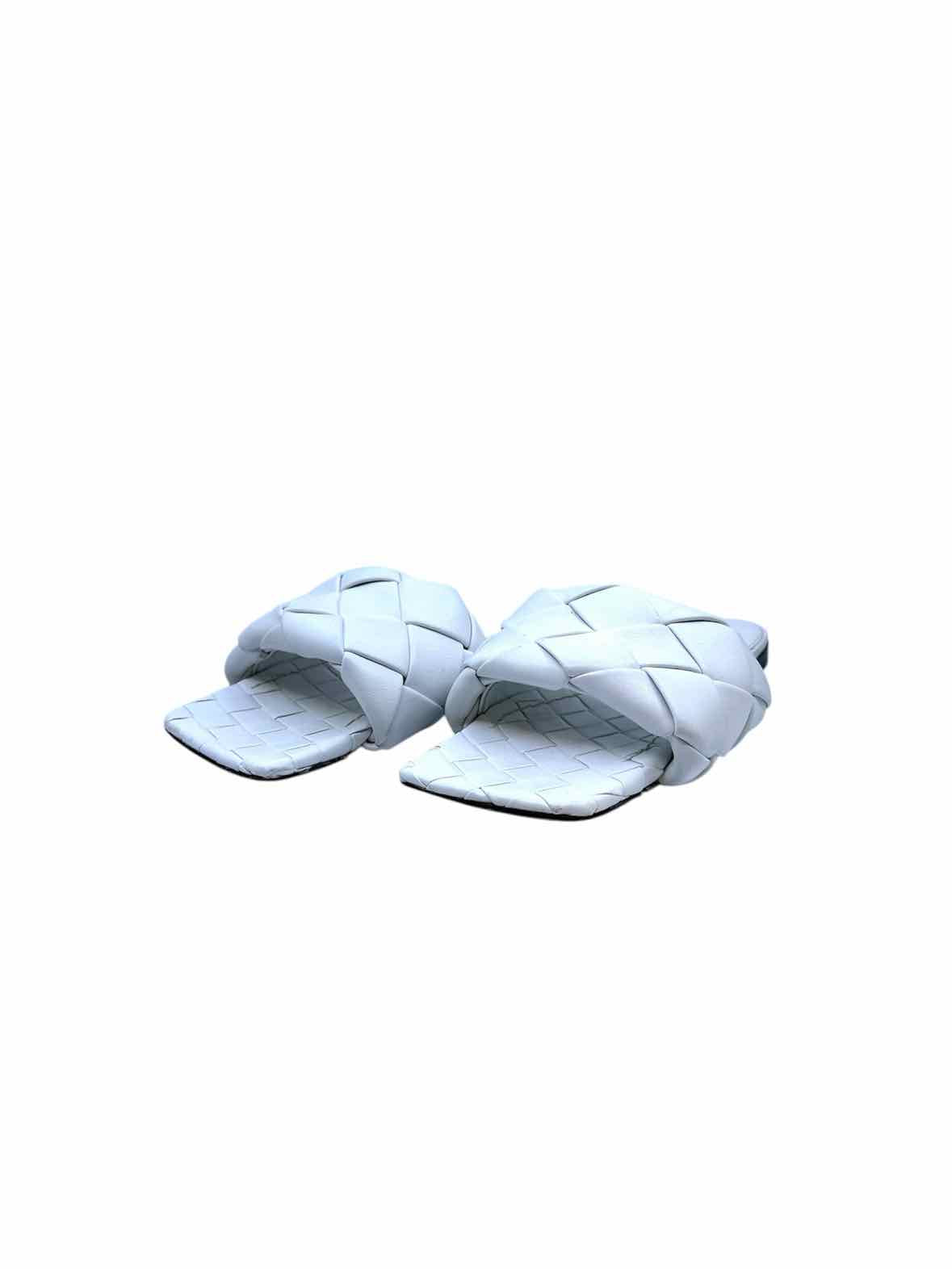 BOTTEGA VENETA Size 9.5 White Leather Woven Slide