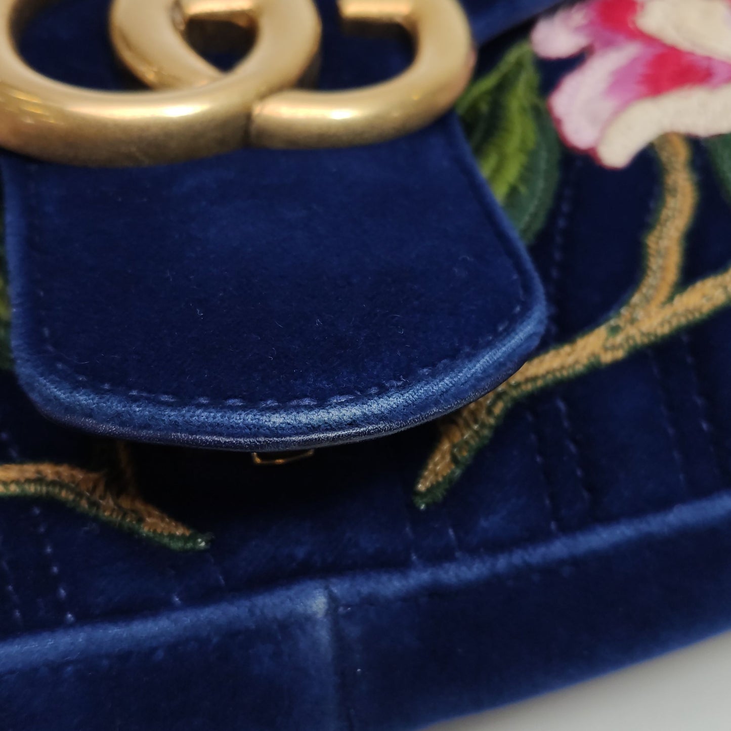 Preloved Gucci GG Marmont Medium Velvet Embroidered GG Logo Shoulder Bag Crossbody Bag 241230781002553