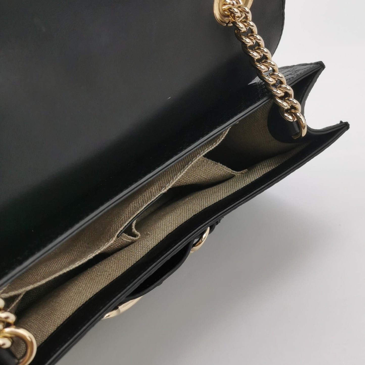 Preloved Gucci Emily Medium Leather Shoulder Bag with Tassel and Horsebit Detail 250607781226571