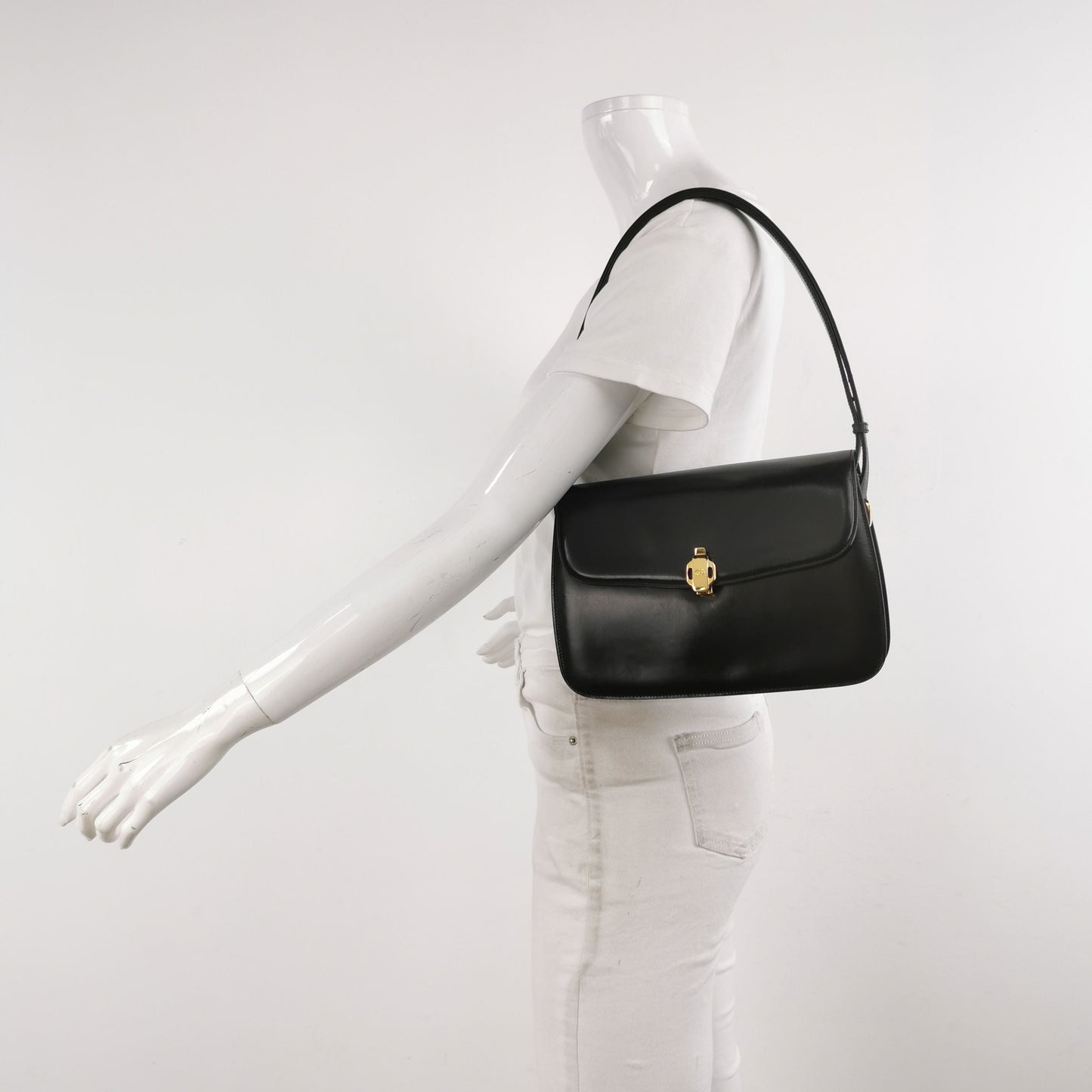 Preloved Gucci Leather Solid Metal Logo Vintage Shoulder Bag 250608781228532