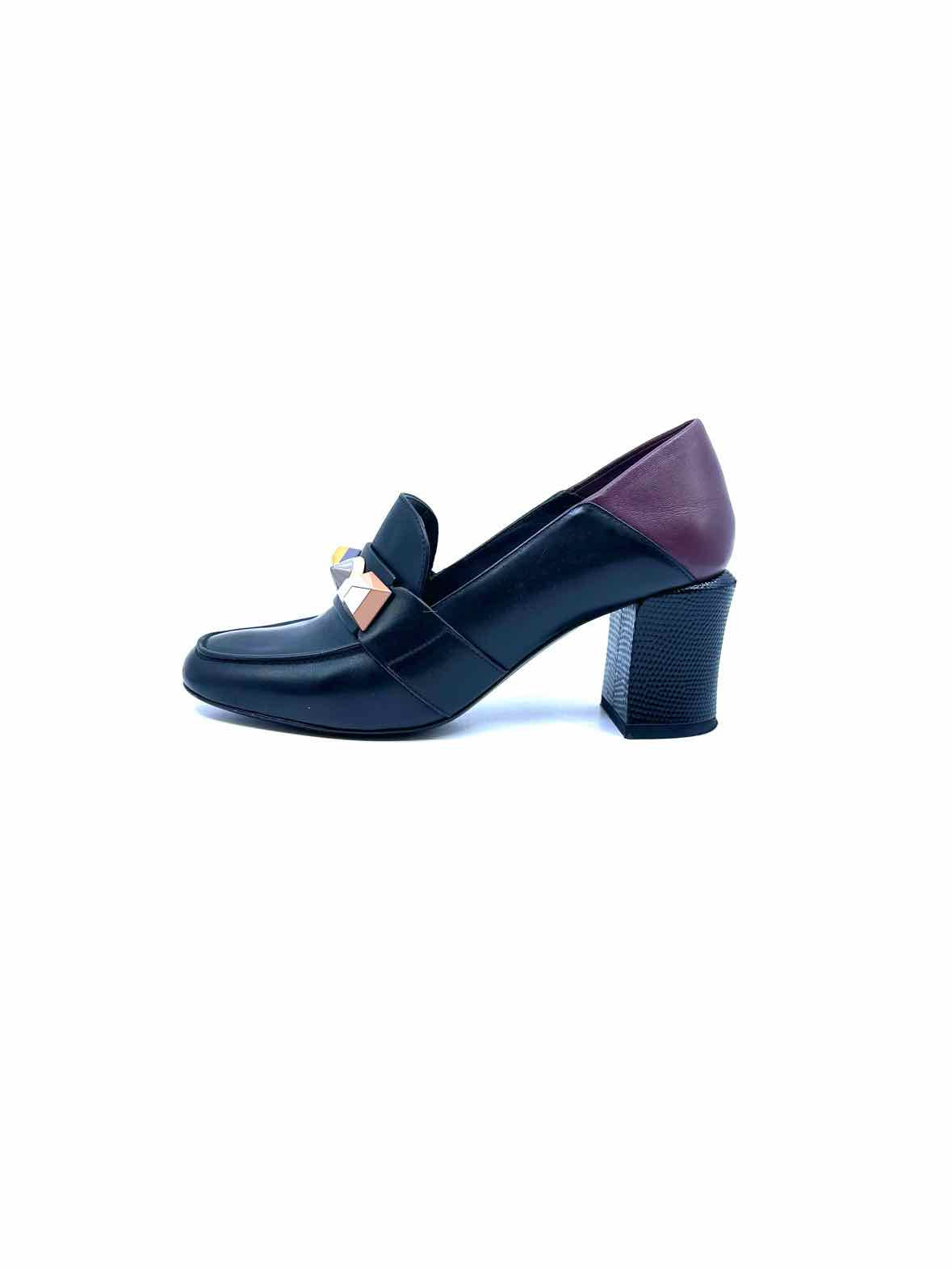 FENDI Size 8 Black Leather Solid Pumps