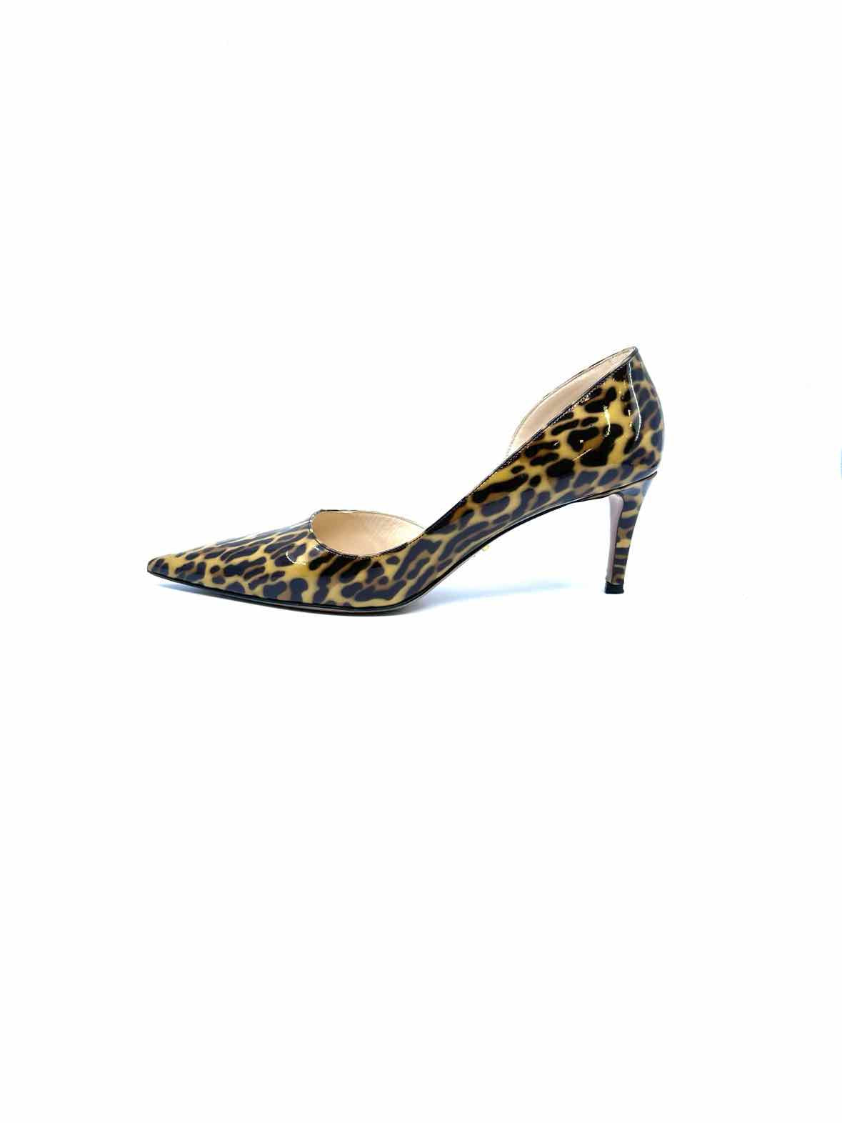 PRADA Size 9 Brown, Camel Patent Leather Solid Pumps