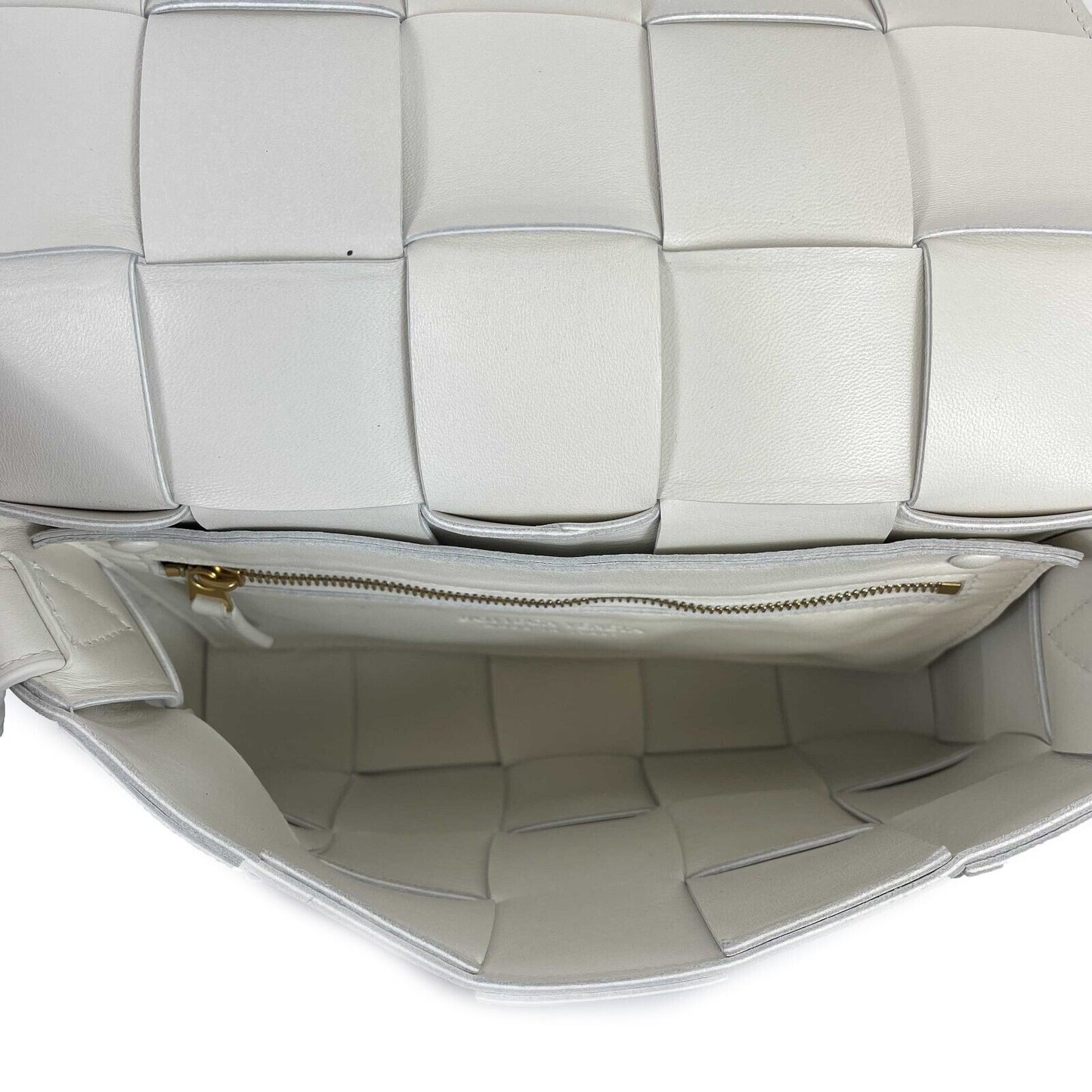 BOTTEGA VENETA - Off White Intrecciato-Woven Cassette Lambskin Shoulder Bag