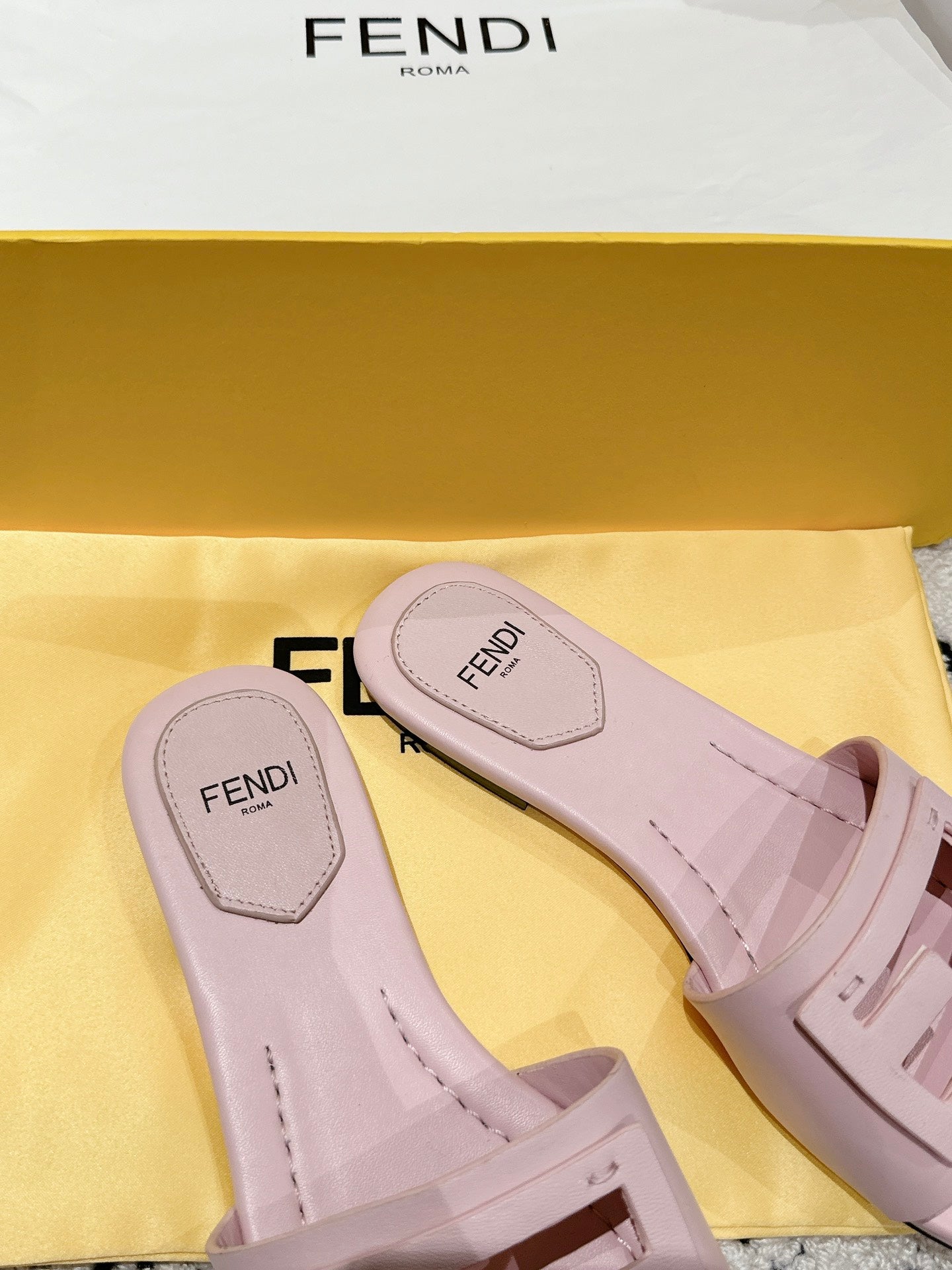 FENDI FF Baguette Light Pink Leather Slide