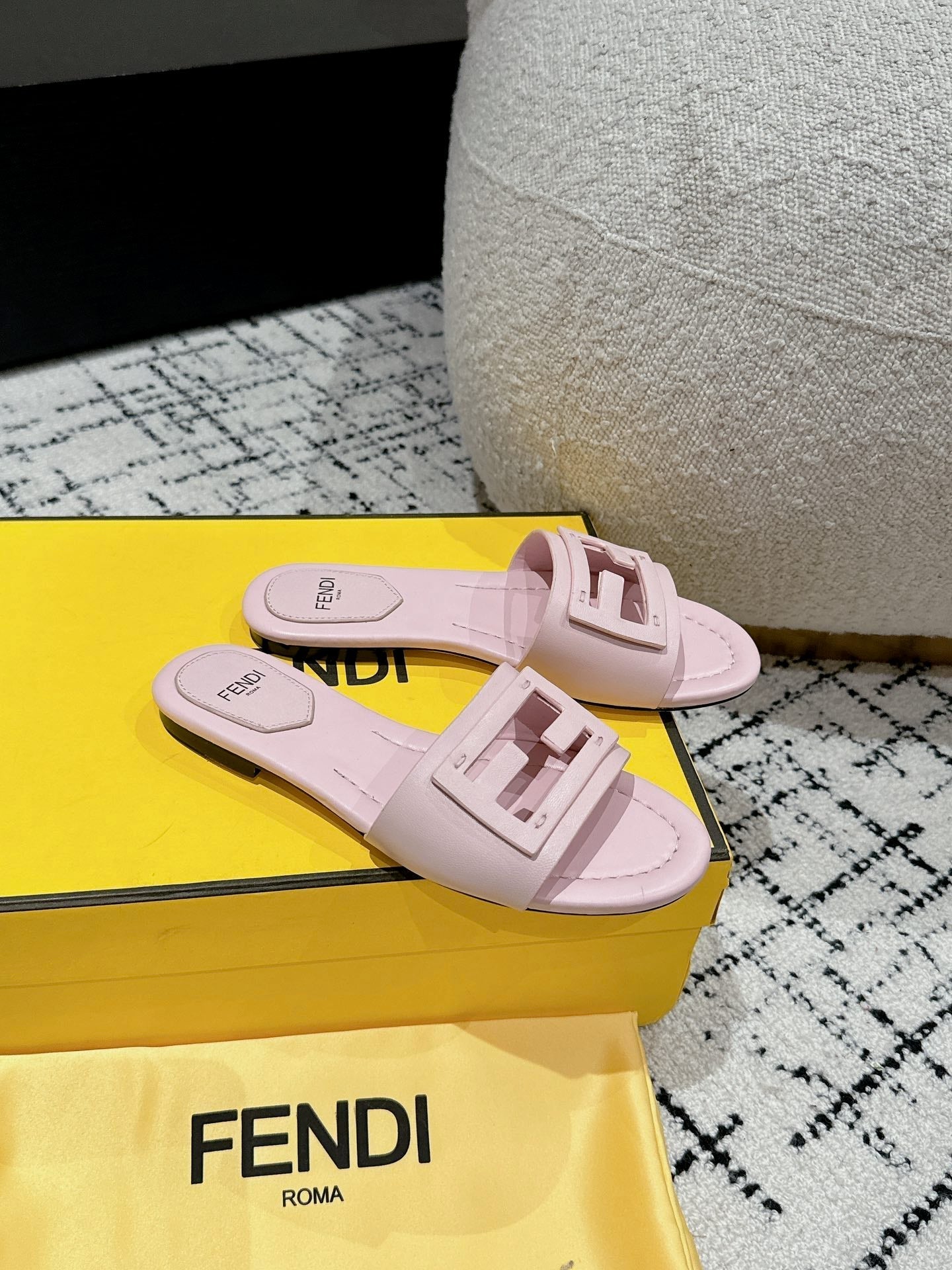 FENDI FF Baguette Light Pink Leather Slide