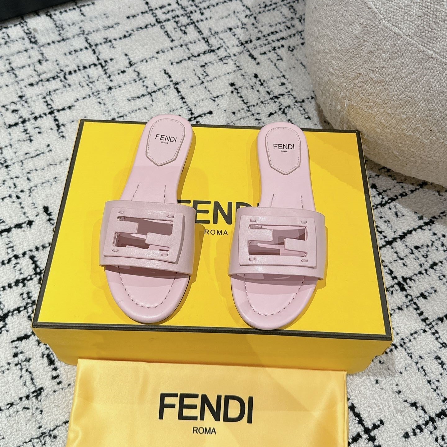 FENDI FF Baguette Light Pink Leather Slide