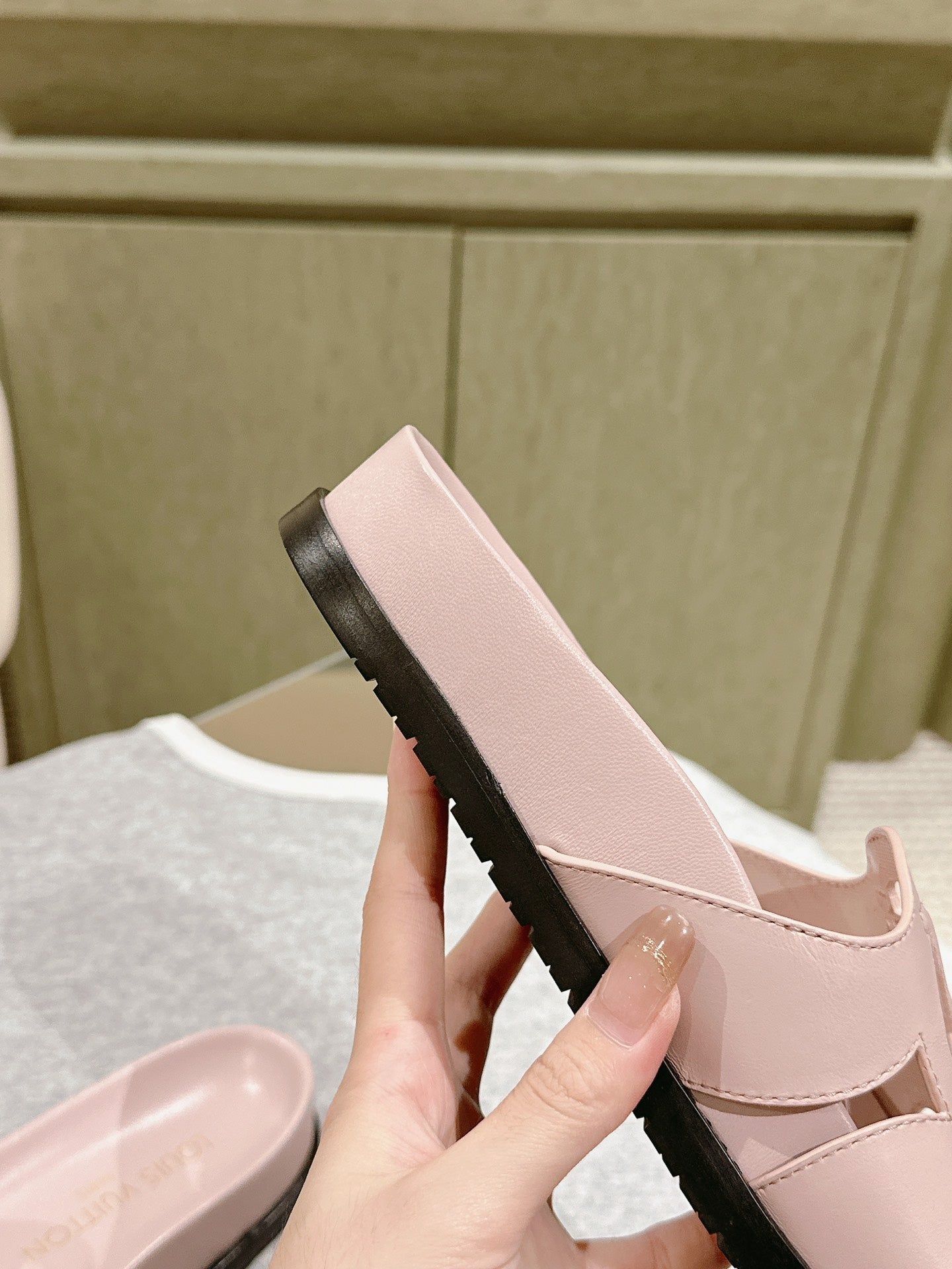 Louis Vuitton sandal isola flat mule light pink calfskin