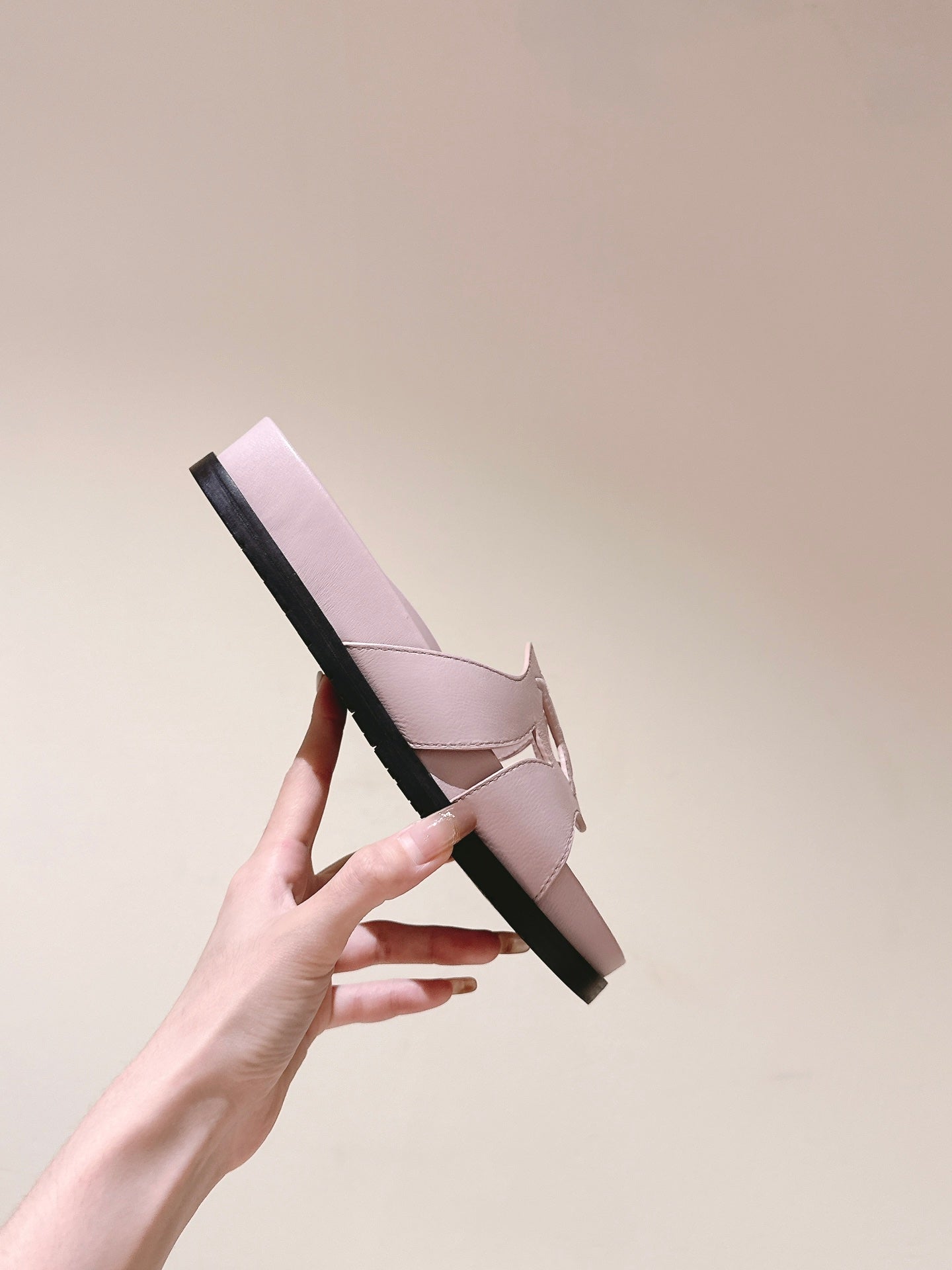 Louis Vuitton sandal isola flat mule light pink calfskin