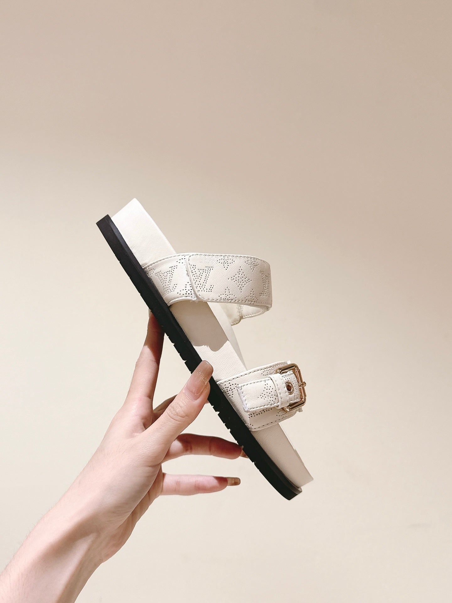 Louis Vuitton sandal mule bomdia cream calfskin