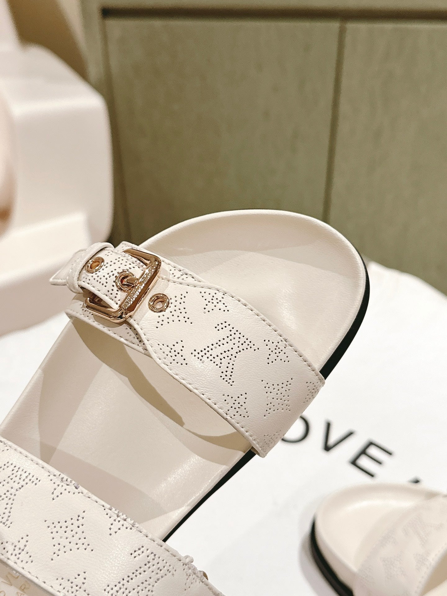 Louis Vuitton sandal mule bomdia cream calfskin