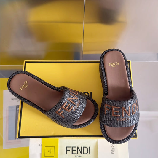 FENDI FENDI PLATFORM WEDGES IN BLACK MIX CHOCOLATE BROWN RAFFIA