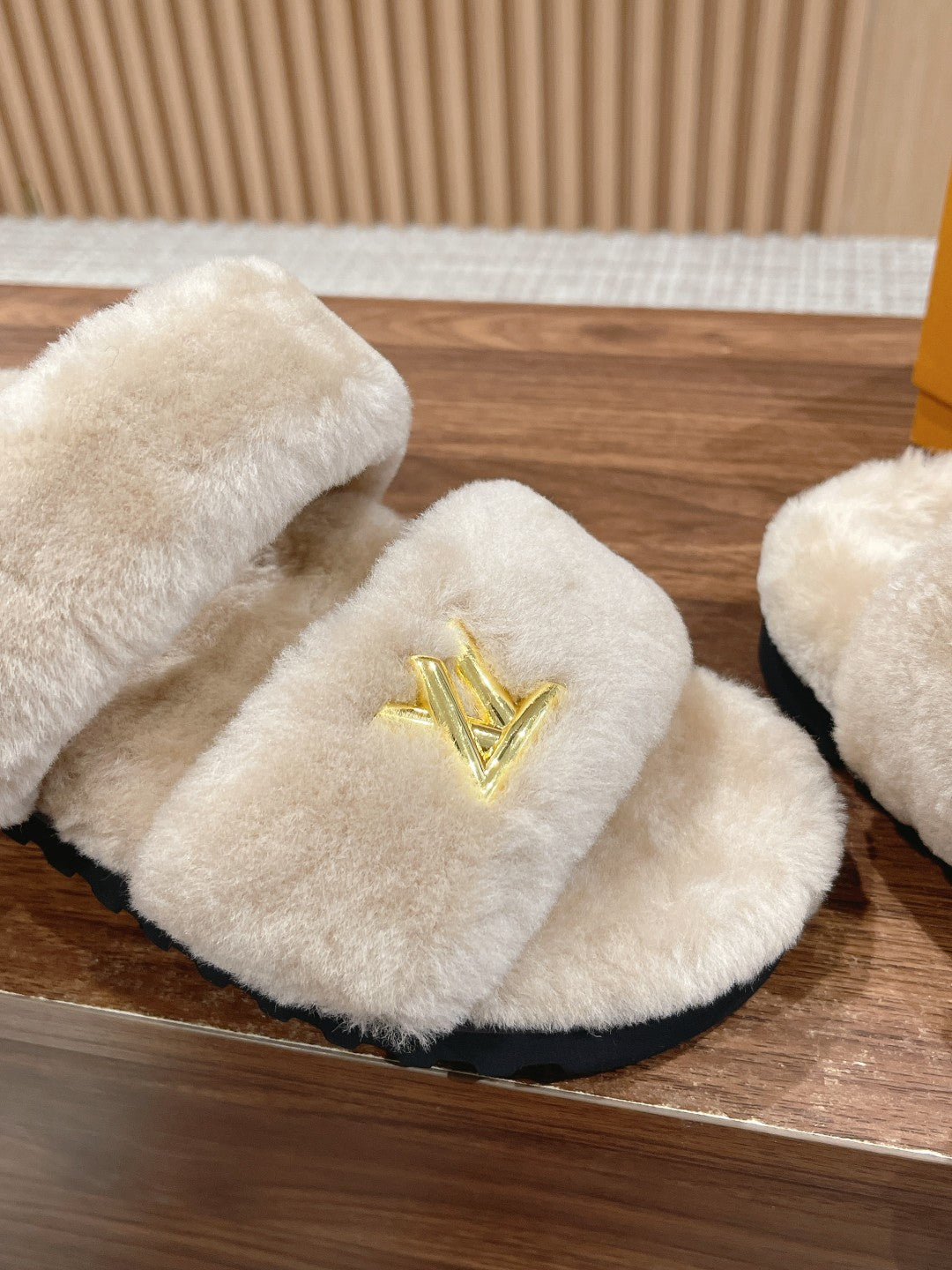 Louis Vuitton Sunset Flat Comfort Mule Light Brown Wool