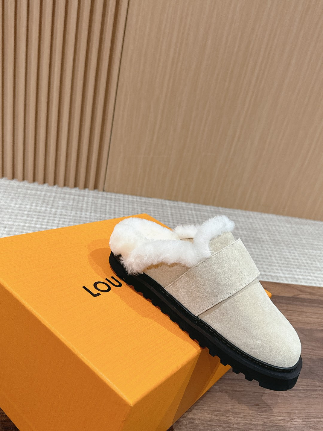 Louis Vuitton Cosy Flat Comfort Clog Beige Fur Lining Suede