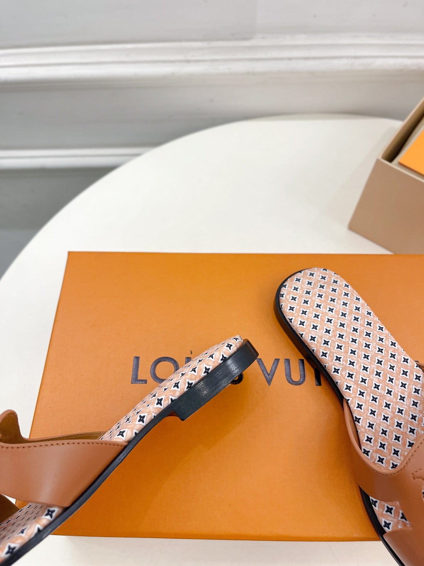 Louis Vuitton sandal isola flat mule brown calfskin star monogram