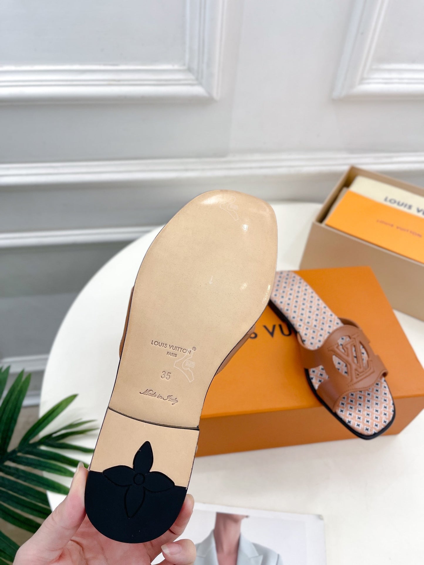 Louis Vuitton sandal isola flat mule brown calfskin star monogram