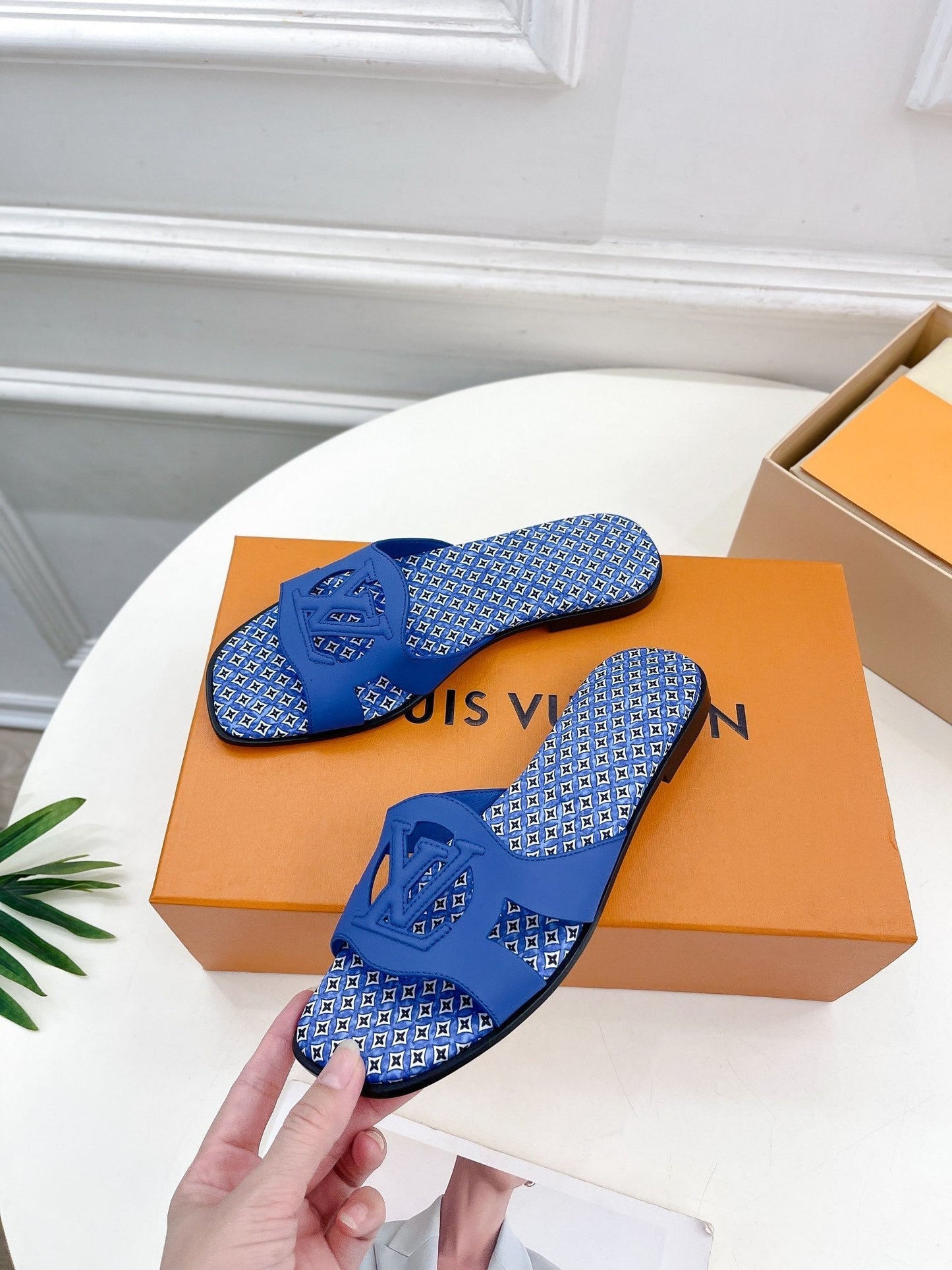 Louis Vuitton sandal isola flat mule blue calfskin star monogram
