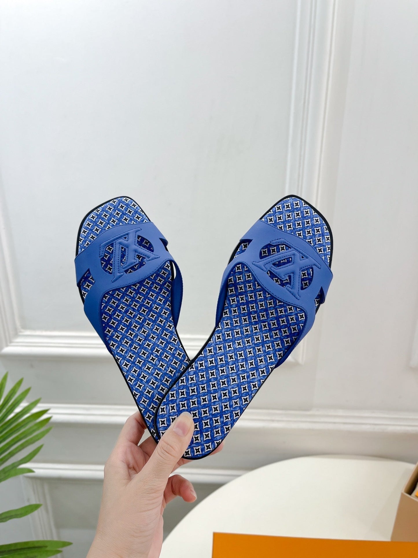 Louis Vuitton sandal isola flat mule blue calfskin star monogram