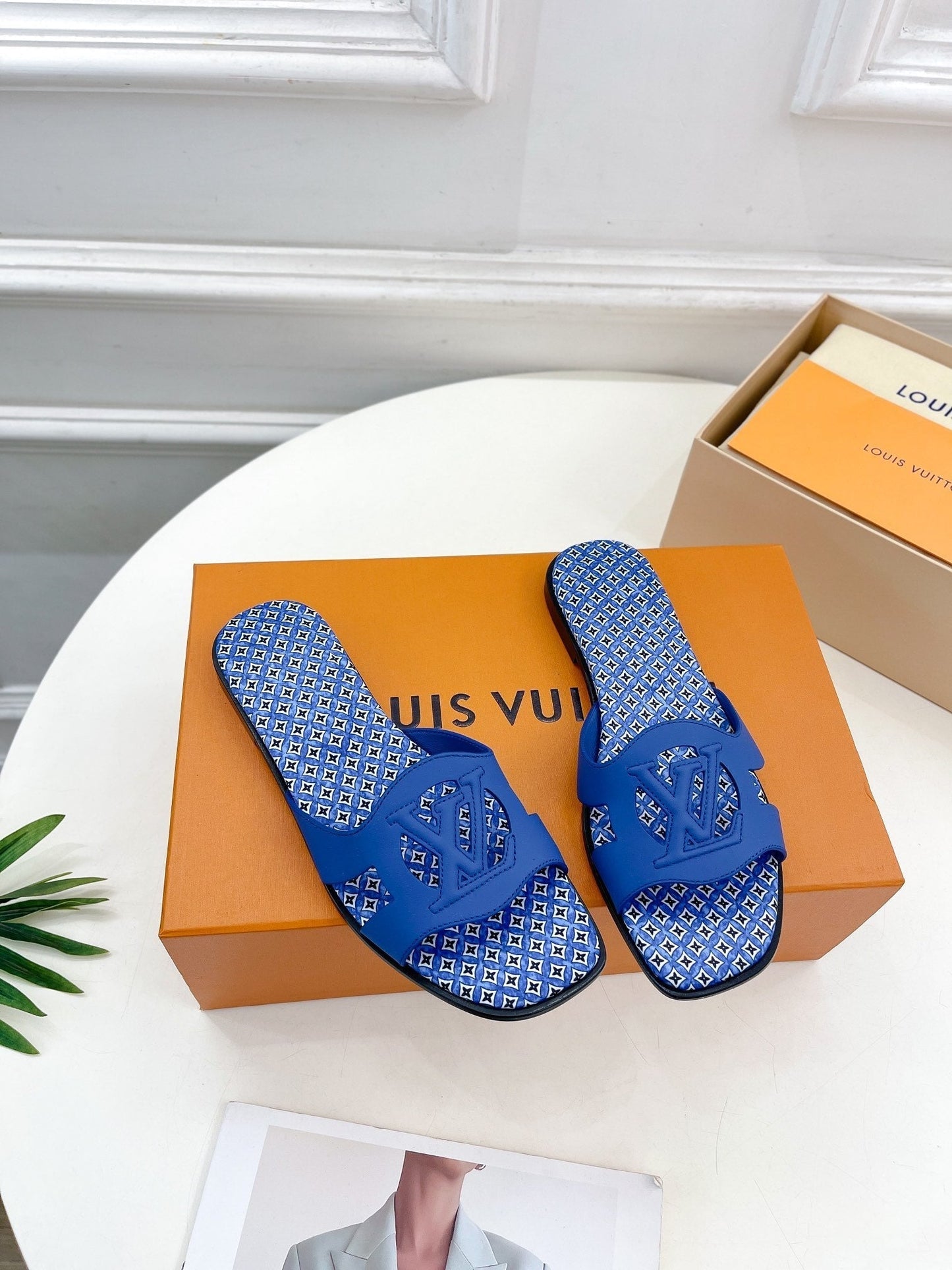 Louis Vuitton sandal isola flat mule blue calfskin star monogram