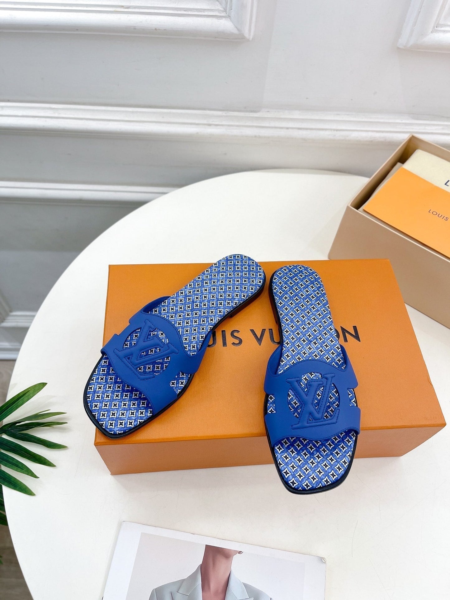 Louis Vuitton sandal isola flat mule blue calfskin star monogram