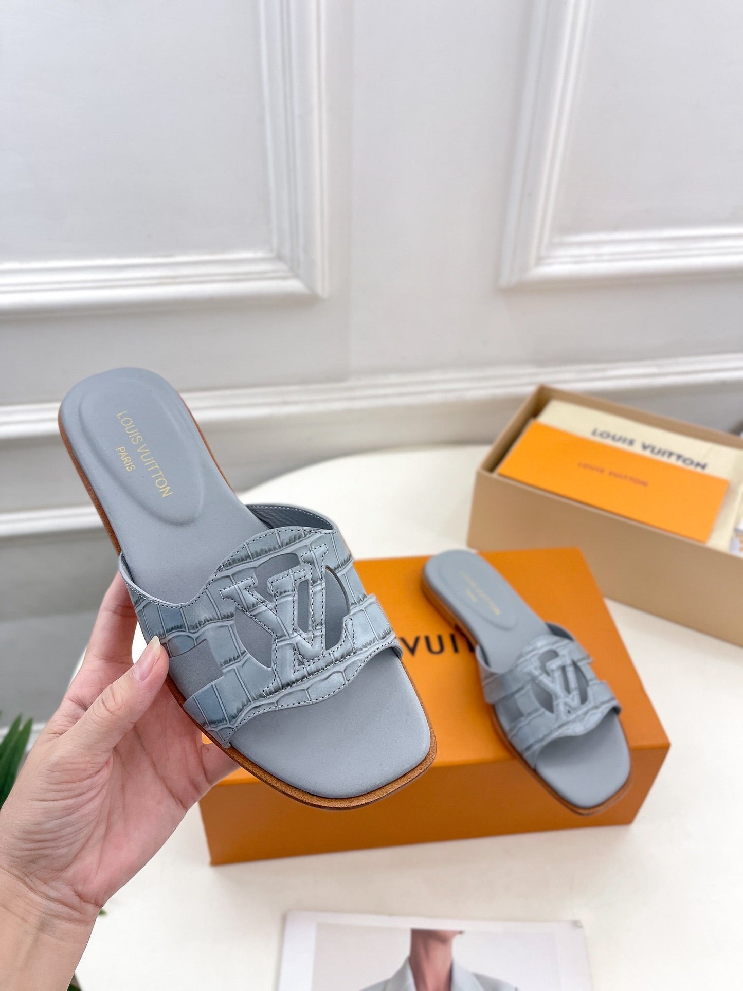 Louis Vuitton isola flat mule grey calfskin