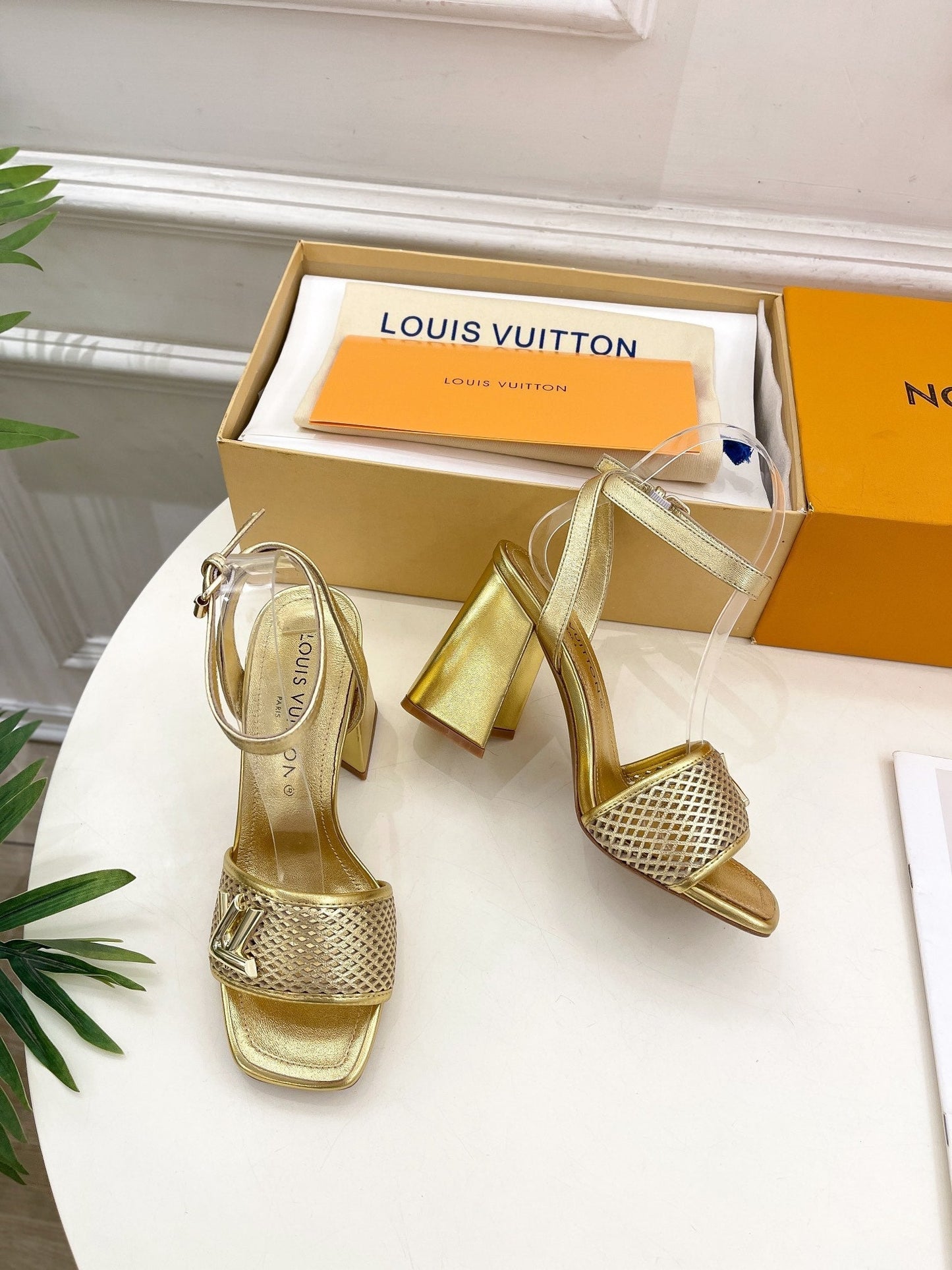 Louis Vuitton shake platform 90 gold metalic calfskin