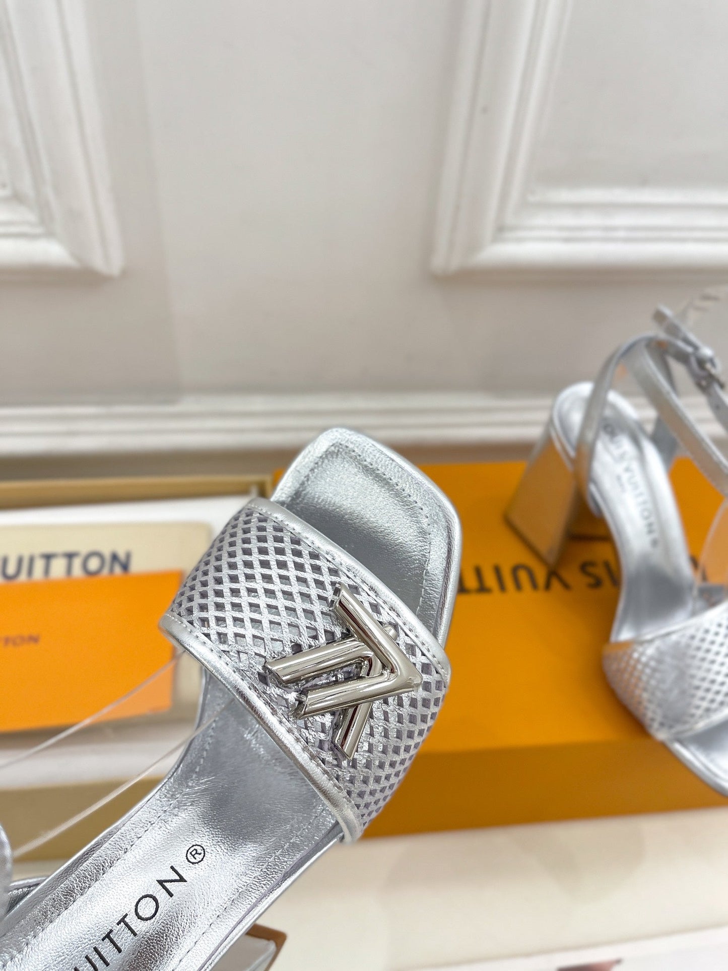 Louis Vuitton shake platform 90 silver metalic calfskin