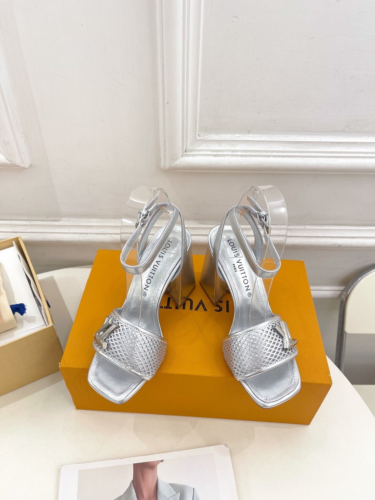Louis Vuitton shake platform 90 silver metalic calfskin