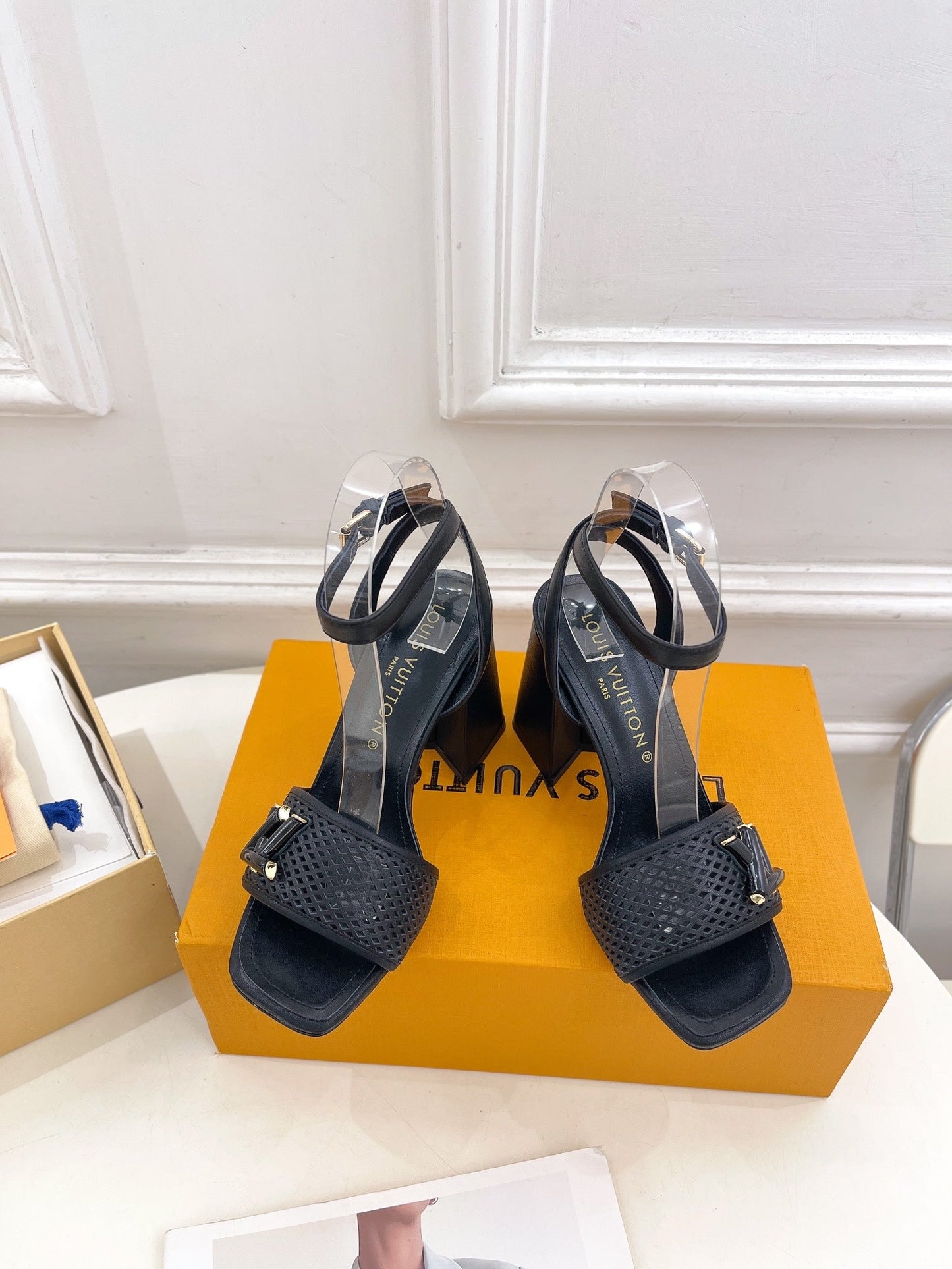 Louis Vuitton shake platform 90 black calfskin