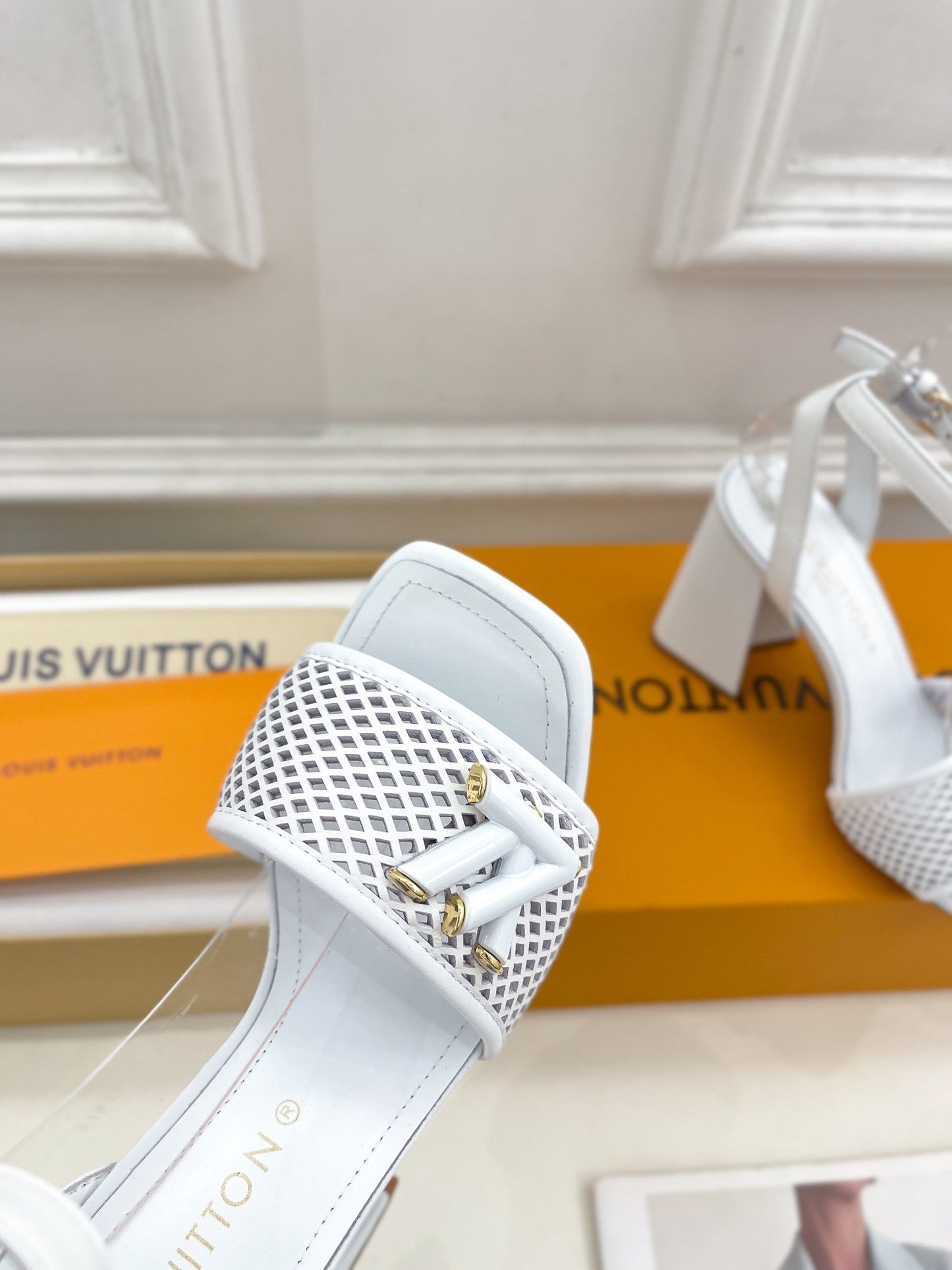 Louis Vuitton shake platform 90 white calfskin