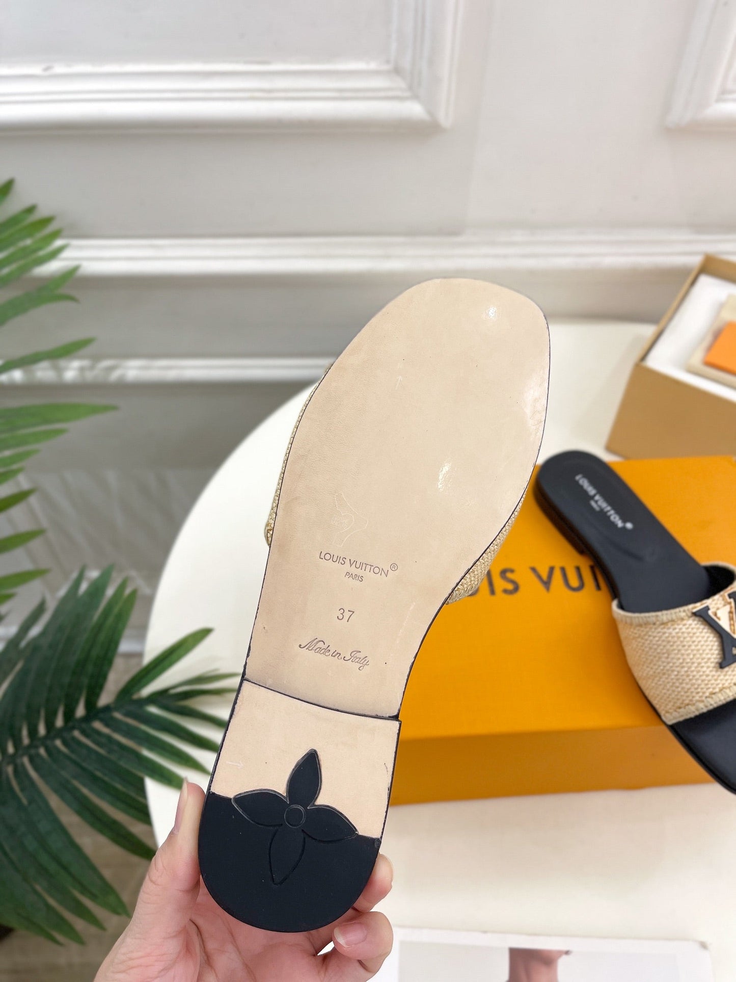 Louis Vuitton capri flat mule beige raffia black calfskin