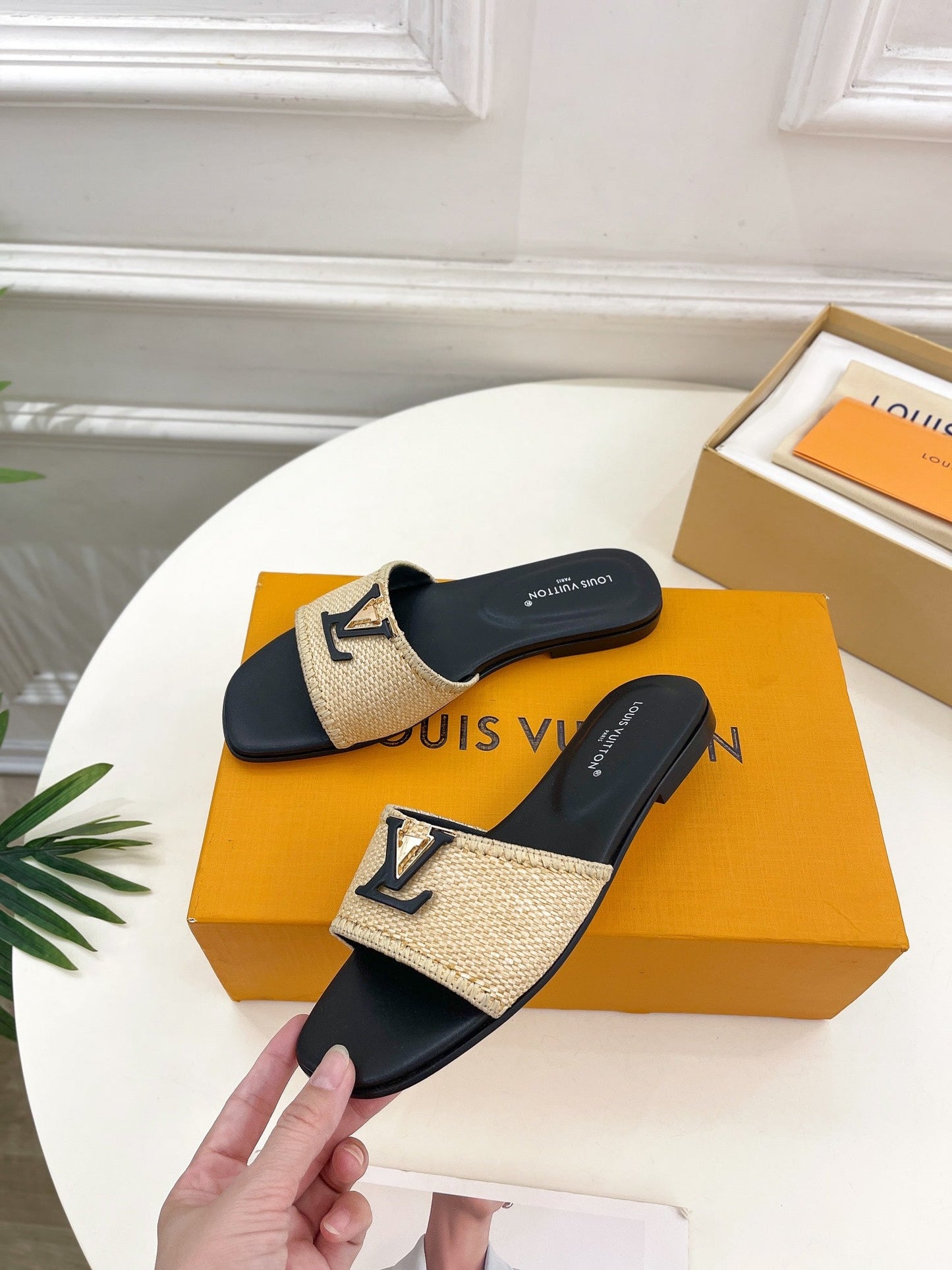 Louis Vuitton capri flat mule beige raffia black calfskin
