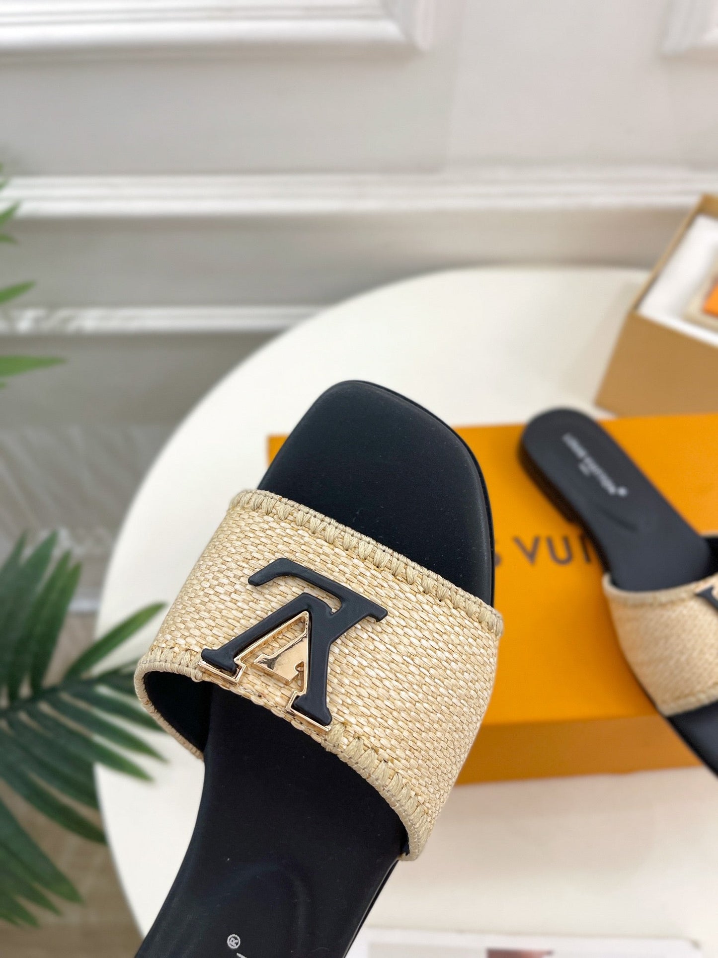 Louis Vuitton capri flat mule beige raffia black calfskin