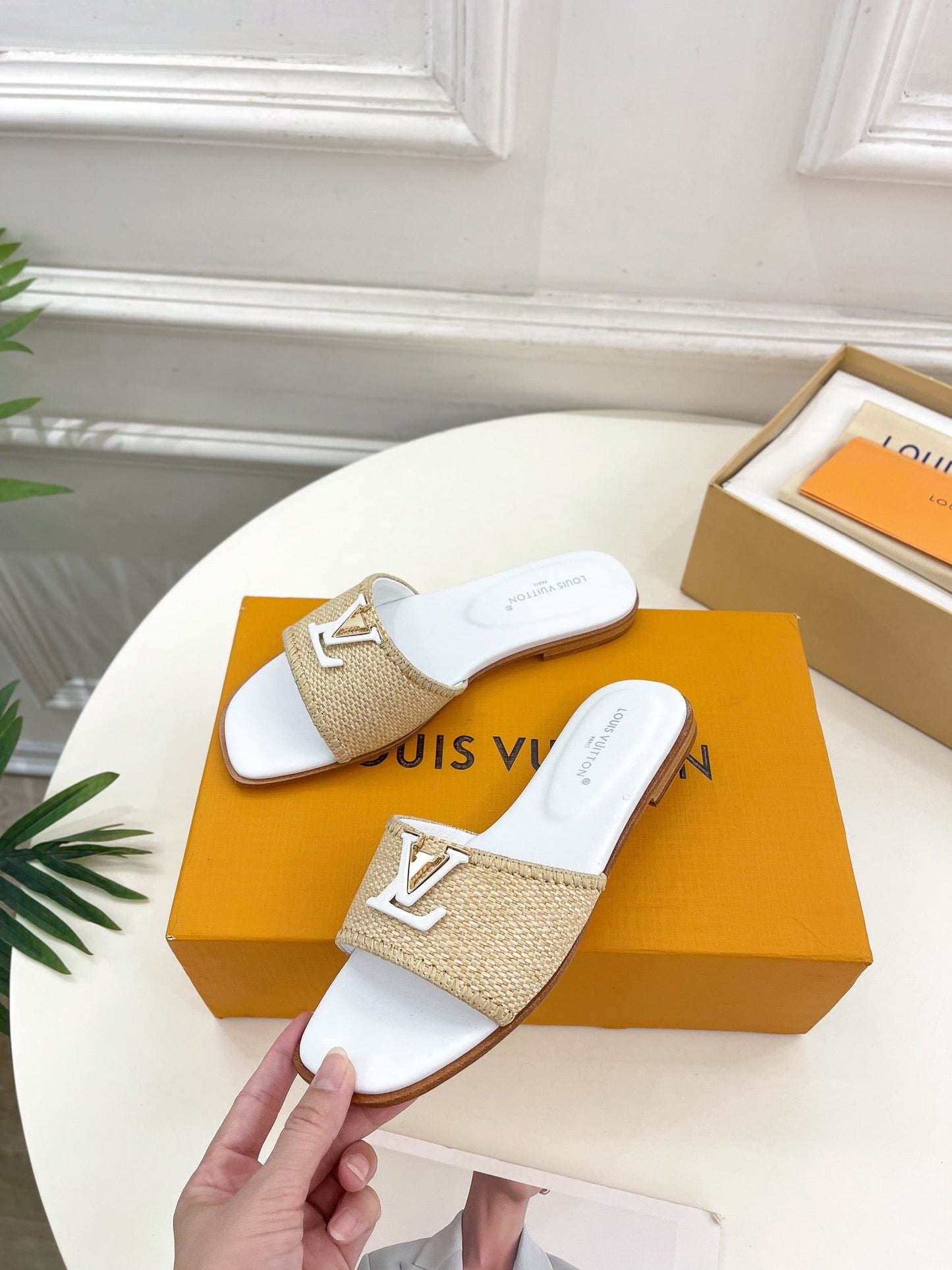 Louis Vuitton capri flat mule beige raffia white calfskin