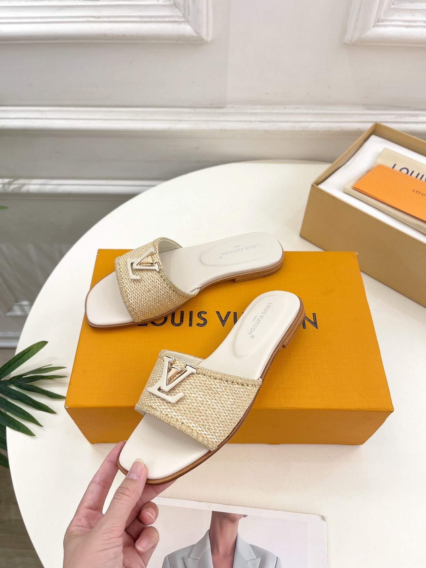 Louis Vuitton capri flat mule beige raffia cream calfskin