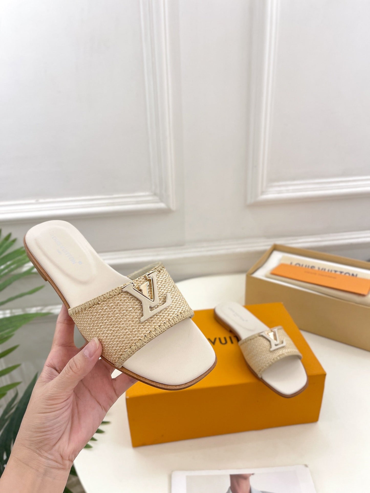 Louis Vuitton capri flat mule beige raffia cream calfskin